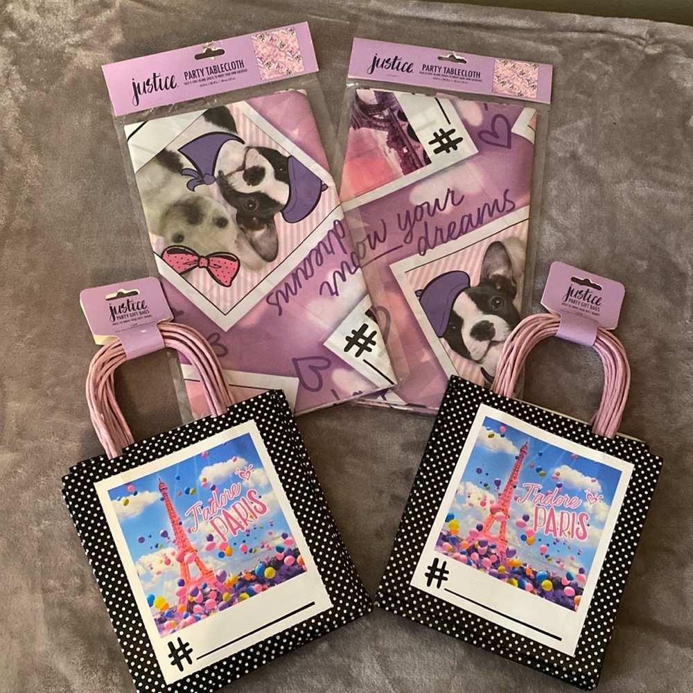 Justice Girls Paris Party Tablecloths & Party Gift Bags
